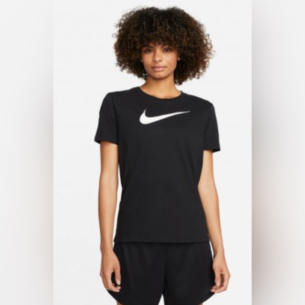 NEW Nike Women Small Dri-FIT Swoosh Tee - Black (FD2884-010)